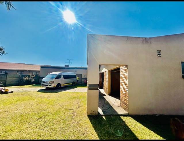 3 BEDROOM HOUSE FOR SALE IN VANDERBIJLPARK CE 4